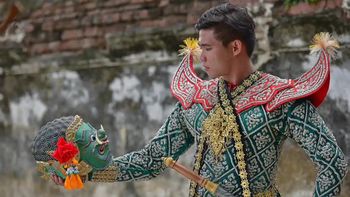 Thai folklore ramayana ramakiern stage play krabi krabong muay boran
