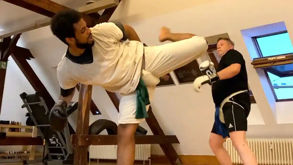 Pahuyuth Berlin 20s Impressions neukoelln hobrechtstrasse muai muay thai boran kick